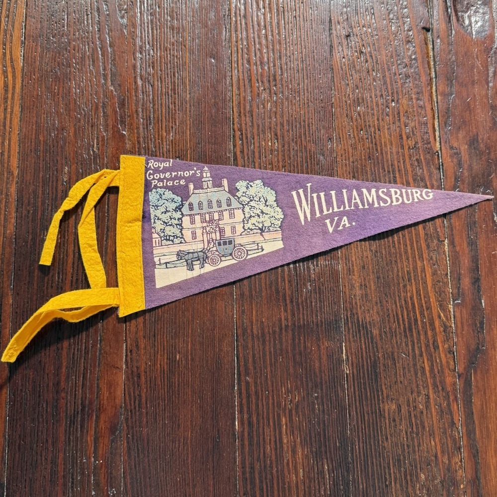 VTG 1960s Williamsburg Virginia Felt Pennant Purple Royal‎ Governors Palace